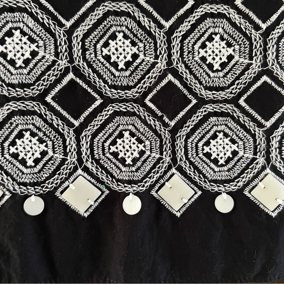 Tahari Embroidered Skirt - Picture 2 of 4